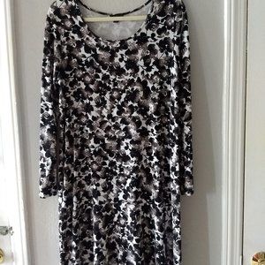 J Jill Knit Slip Dress. Black & White Print/ Long Sleeve Comfy  Size M